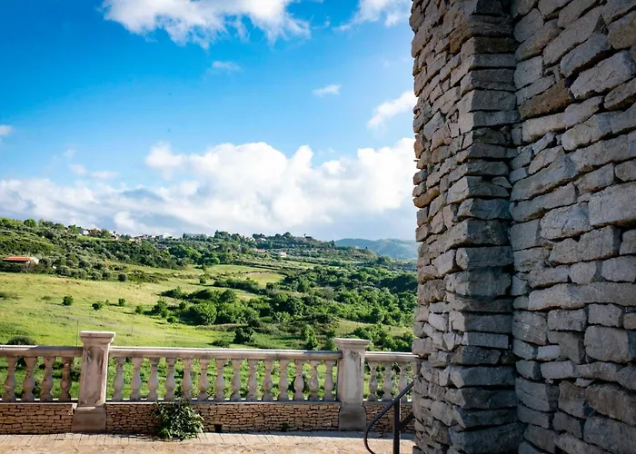 Tenuta Pietravera 农家乐 *