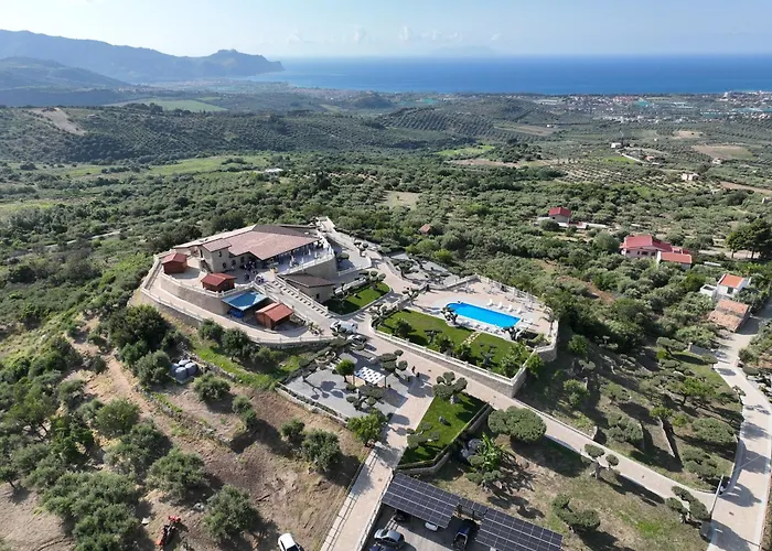 Tenuta Pietravera 农家乐 *